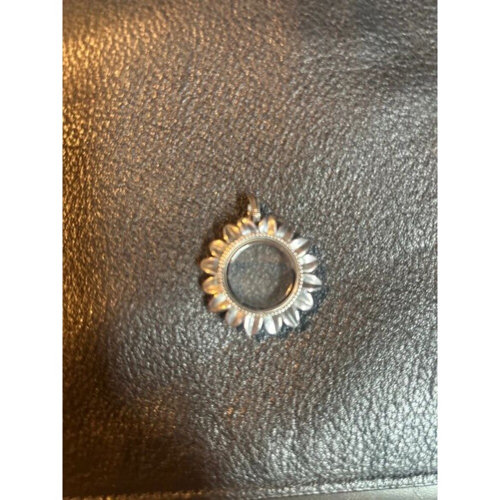 Origami Owl sunflower locket